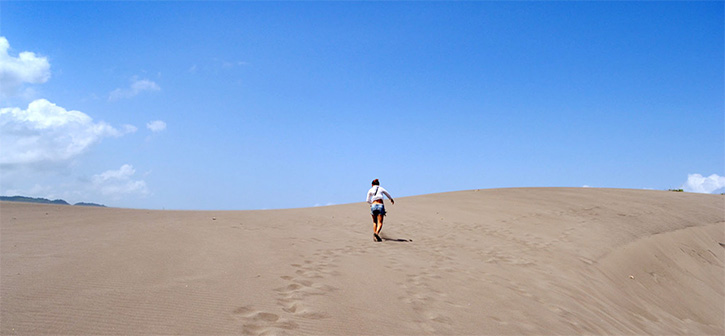Eksotika Pasir Halus Milik Gumuk Parangkusumo