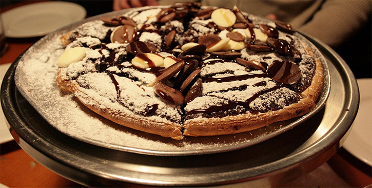 Mouthgasm: Pizza Dessert