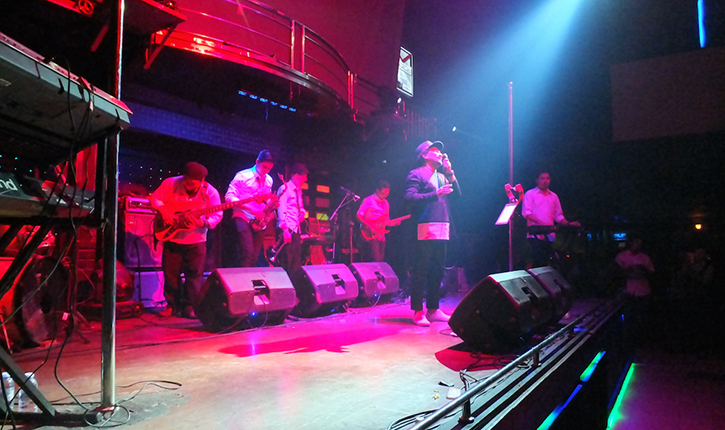 Bergoyang Bersama Tompi