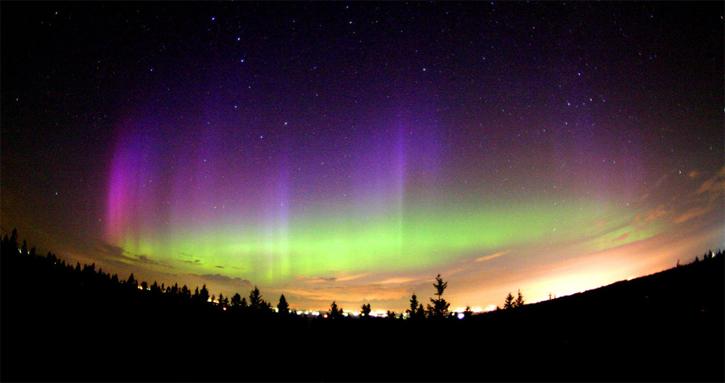 Wisata Alam Menakjubkan dengan Gradasi Pelangi