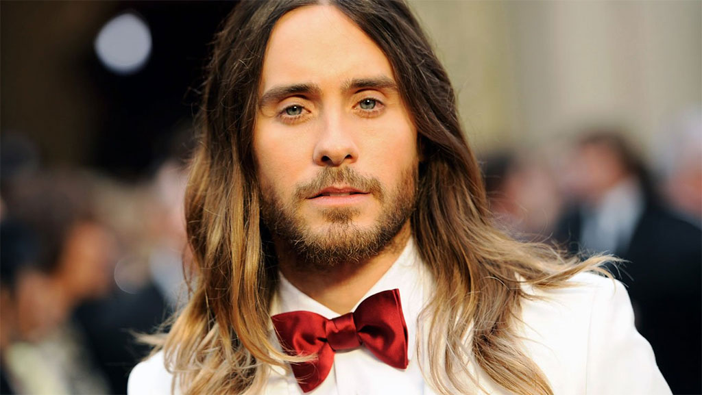 4 Selebriti yang Makin Keren dengan Baju Warna-Warni