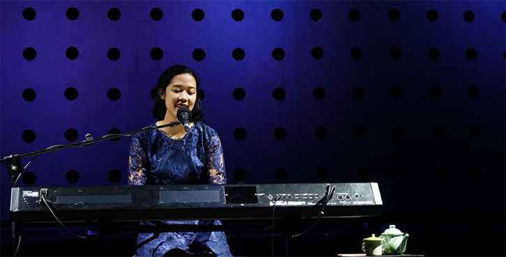 Frau, Musisi Berkelas yang Sering Diperbincangkan