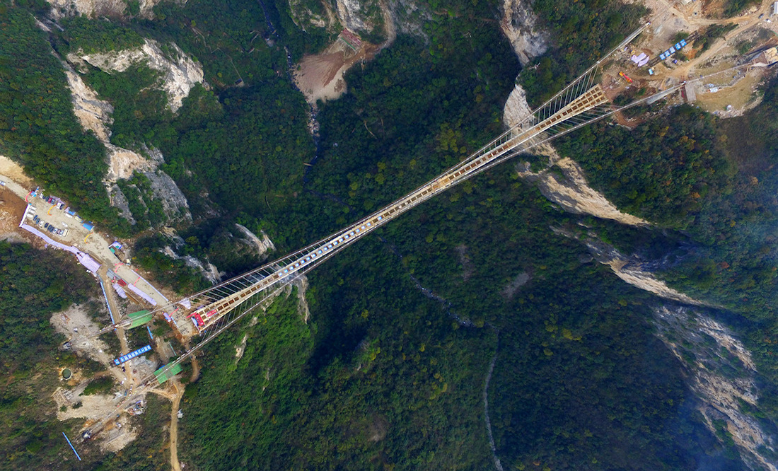 Jembatan Kaca Tertinggi dan Terpanjang di Dunia