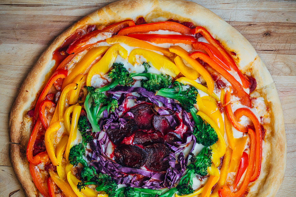 Pizza ini Punya Warna Pelangi!