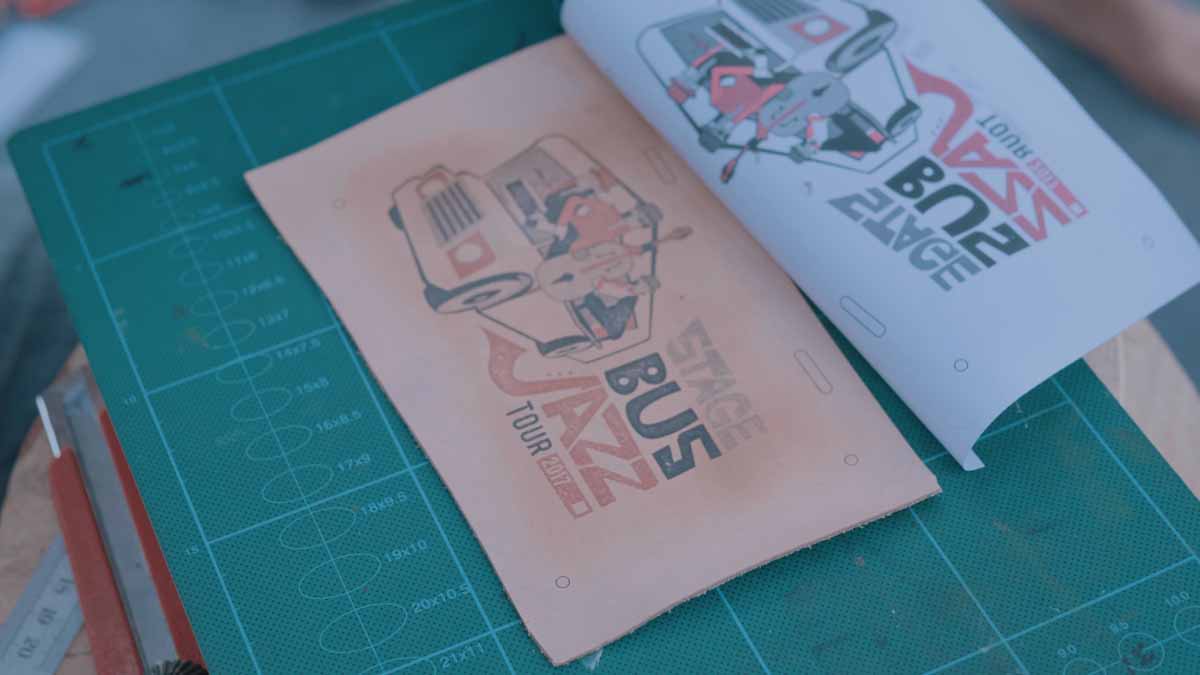 David John Schaap mencoba ikutan Micro Drone Racing dengan VR