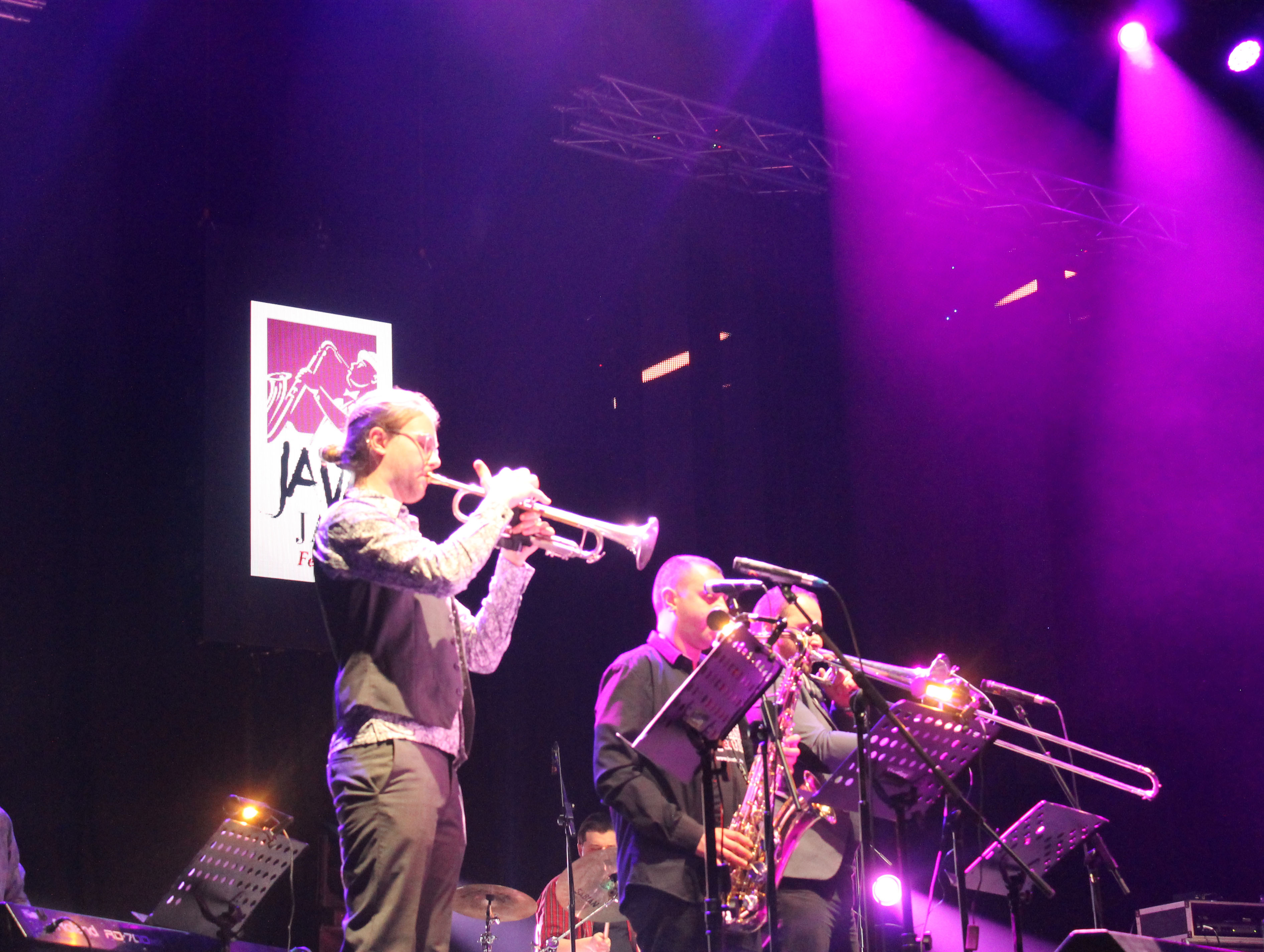 Racikan Musik Ethnic dan Classic Ramaikan Panggung MLD Spot Hall