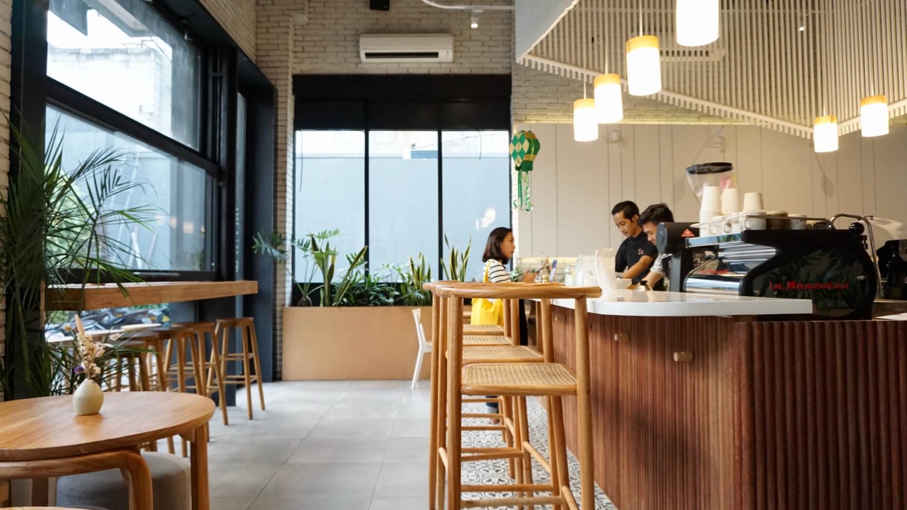 Bukan Ruang, Coffee Shop Estetik yang Homey