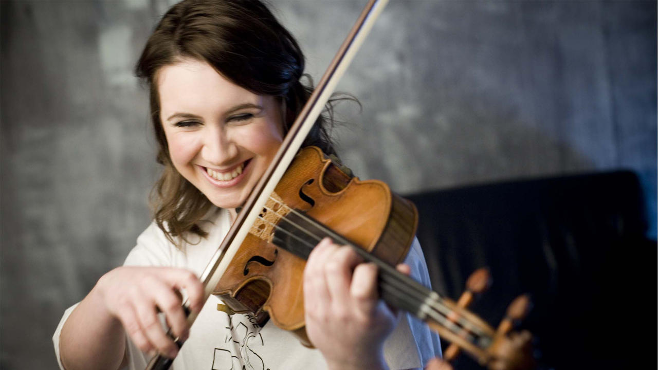 Chloë Hanslip, Violinist Cantik Asal Inggris yang Pukau Dunia Sejak Kecil