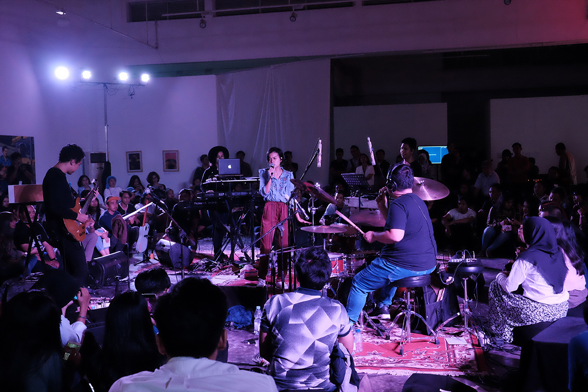 Kunto Aji dan Eva Celia Buka-bukaan tentang Karya Mereka di Intimate Tour &quot;3 Cerita 1 Ruang&quot;