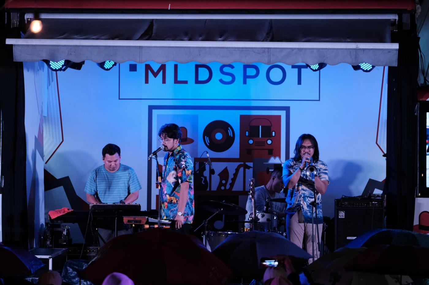 Saat Hujan Malah Menjadi Pelengkap Di Stage Bus Jazz Tour Hari Ketiga