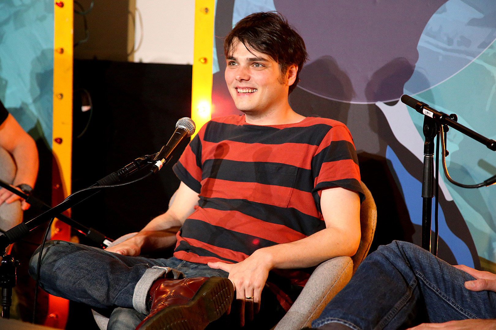 Lagu Baru Gerard Way Mantan Vokalis MCR, Getting Down the Germs