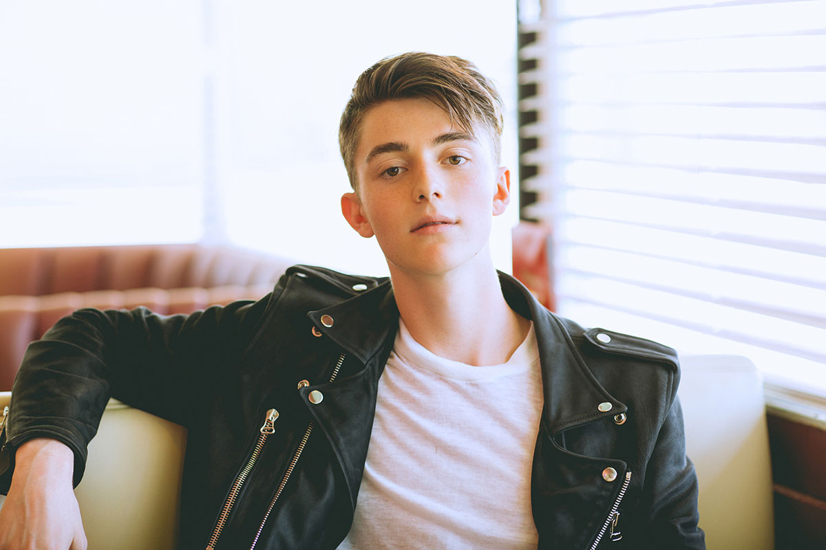 Greyson Chance, Penyanyi Pendatang Baru yang Viral