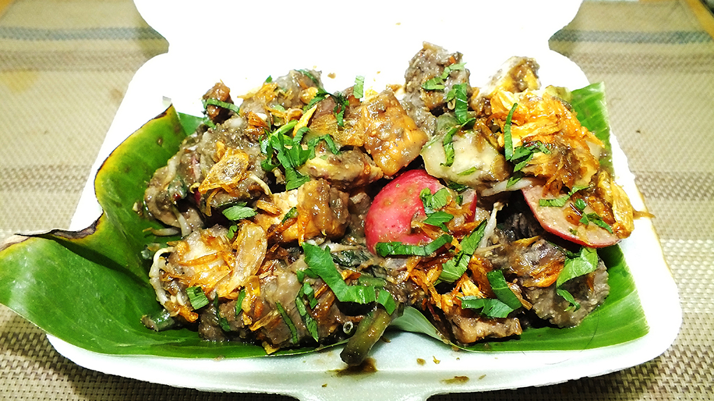 4 Jenis Makanan Indonesia yang Aneh Tapi Enak