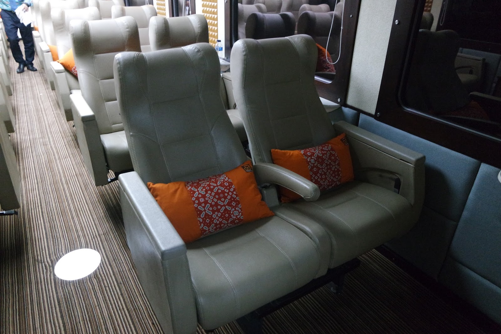 Yuk, Mengenal KA Wisata Priority