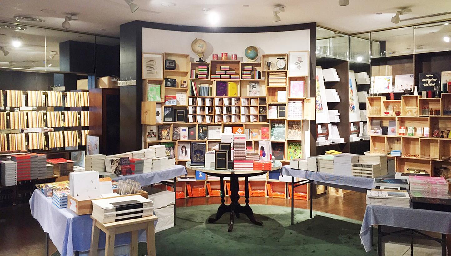 4 Tempat yang Harus Lo Kunjungi Bagi Para Bookworm Ketika Di Singapura