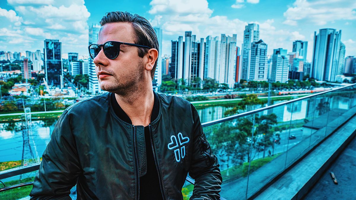 Sam Feldt, &#039;A Modern House Superstar&#039;
