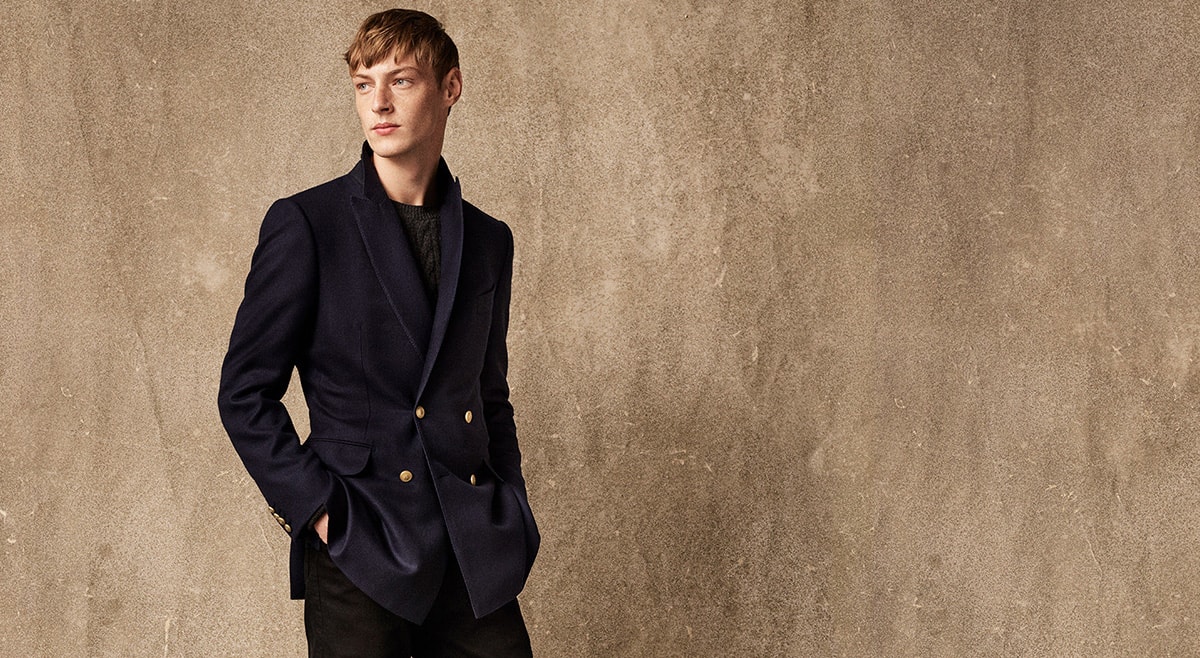 4 Kesalahan Cara Berpakaian Ke Kantor yang Harus Lo Hindari