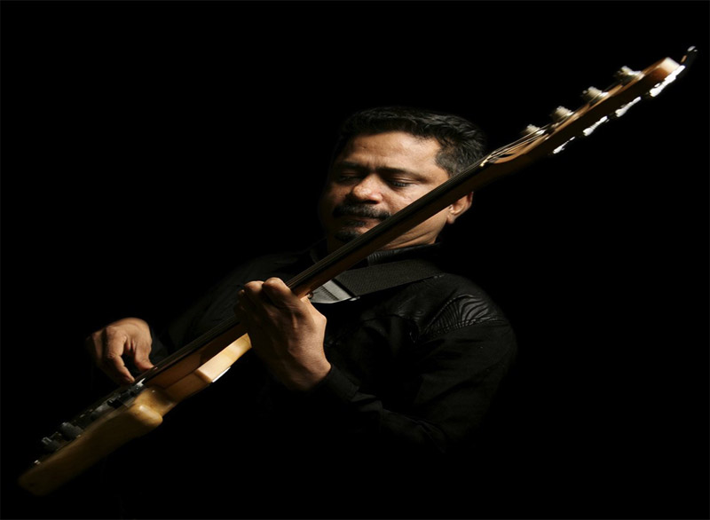 Jangan Mau Bayar Konser Mahal Buat Lagu yang Keluar Cuma dari Laptop!