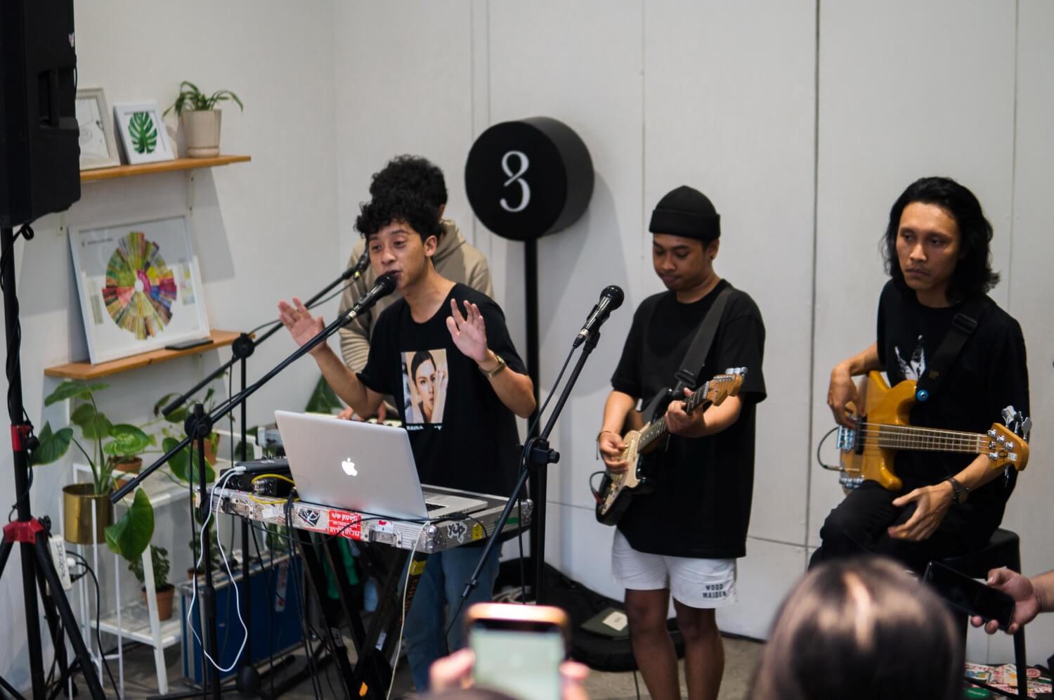 Perjalanan Coldiac dari Malang Menuju Juni Records