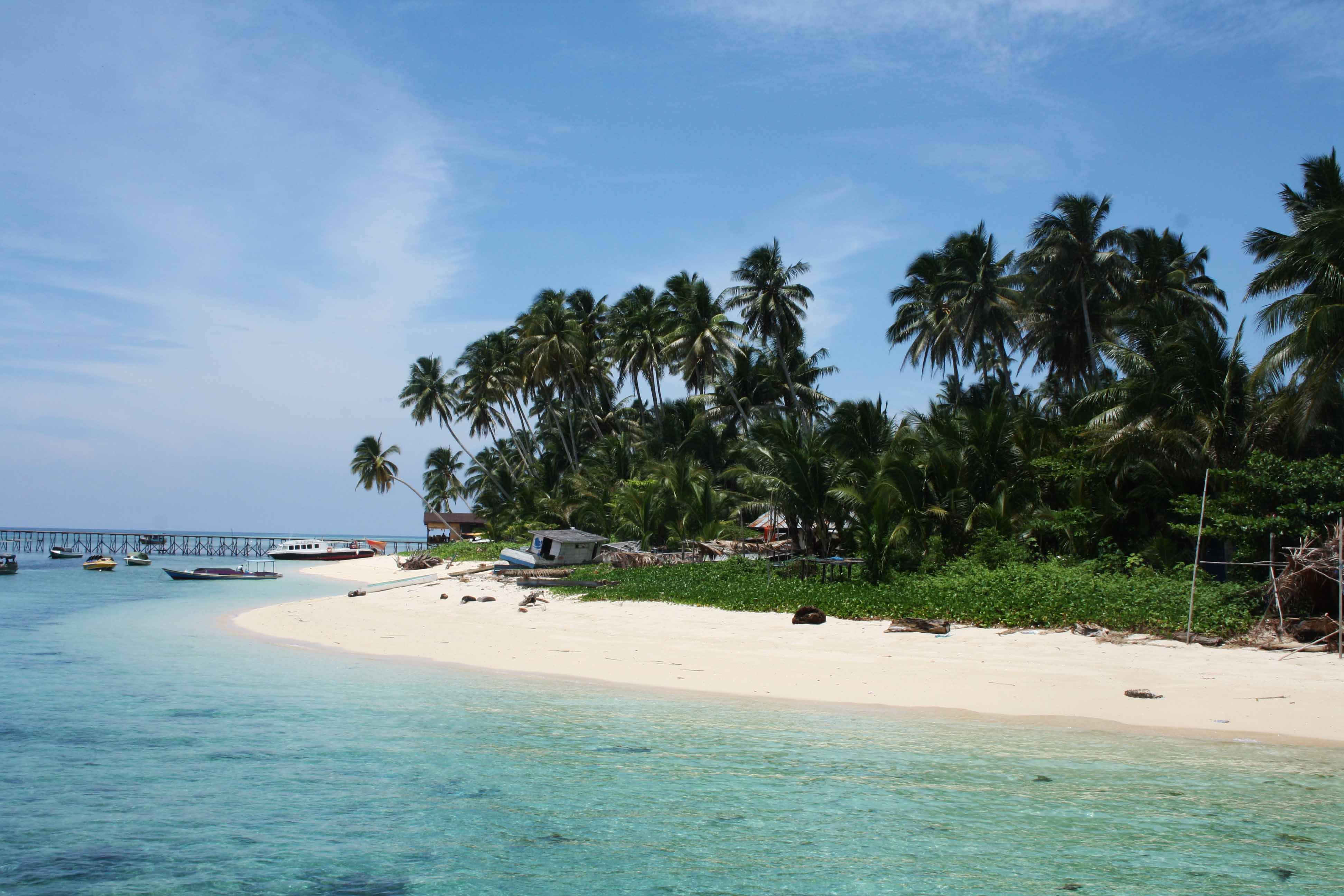 Ternyata Ini 4 Pantai di Indonesia yang Paling Banyak Diunggah di Instagram