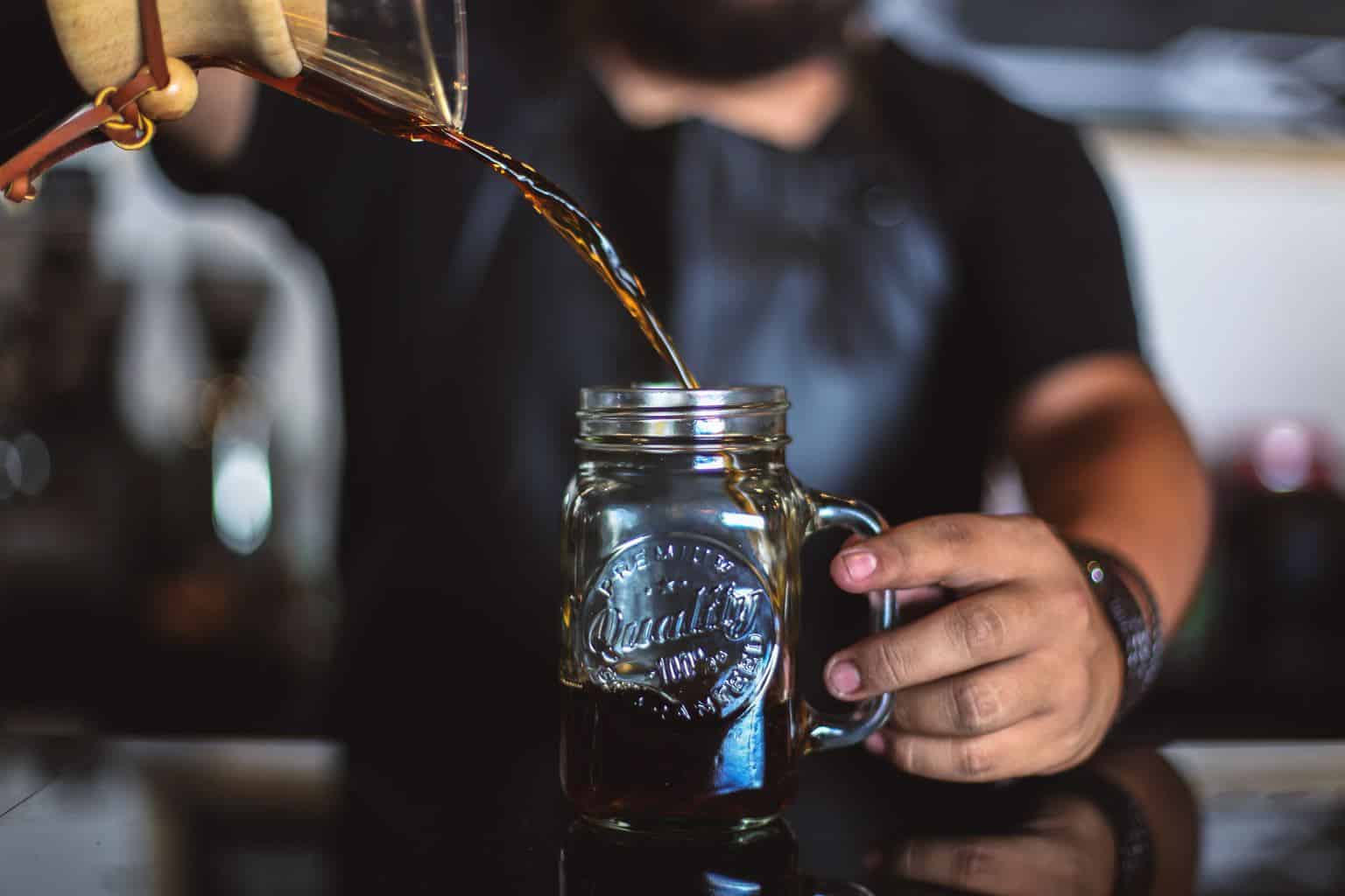4 Cara Alternatif Buat Nikmatin Cold Brew: Pake Es Doang? Too Basic, Bro!