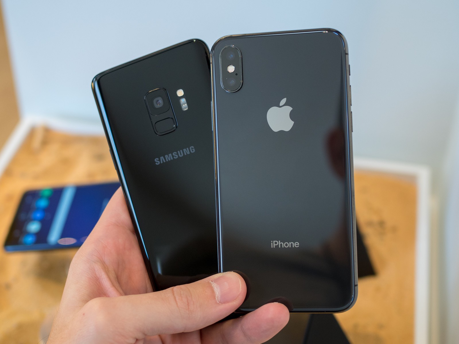 iPhone X atau Samsung Galaxy S9, Mana yang Terbaik?