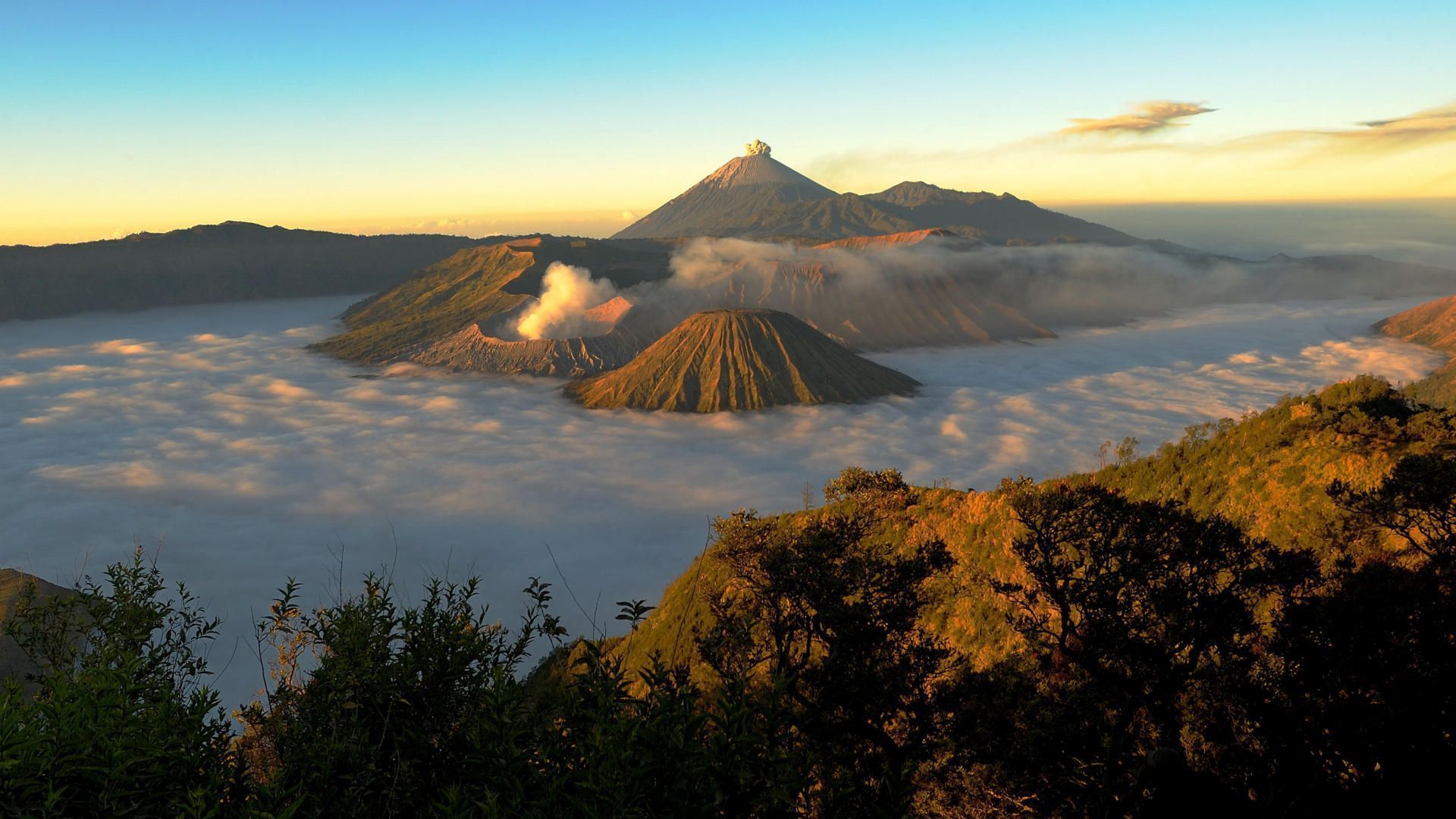 3 Cerita Legenda Gunung-Gunung di Indonesia