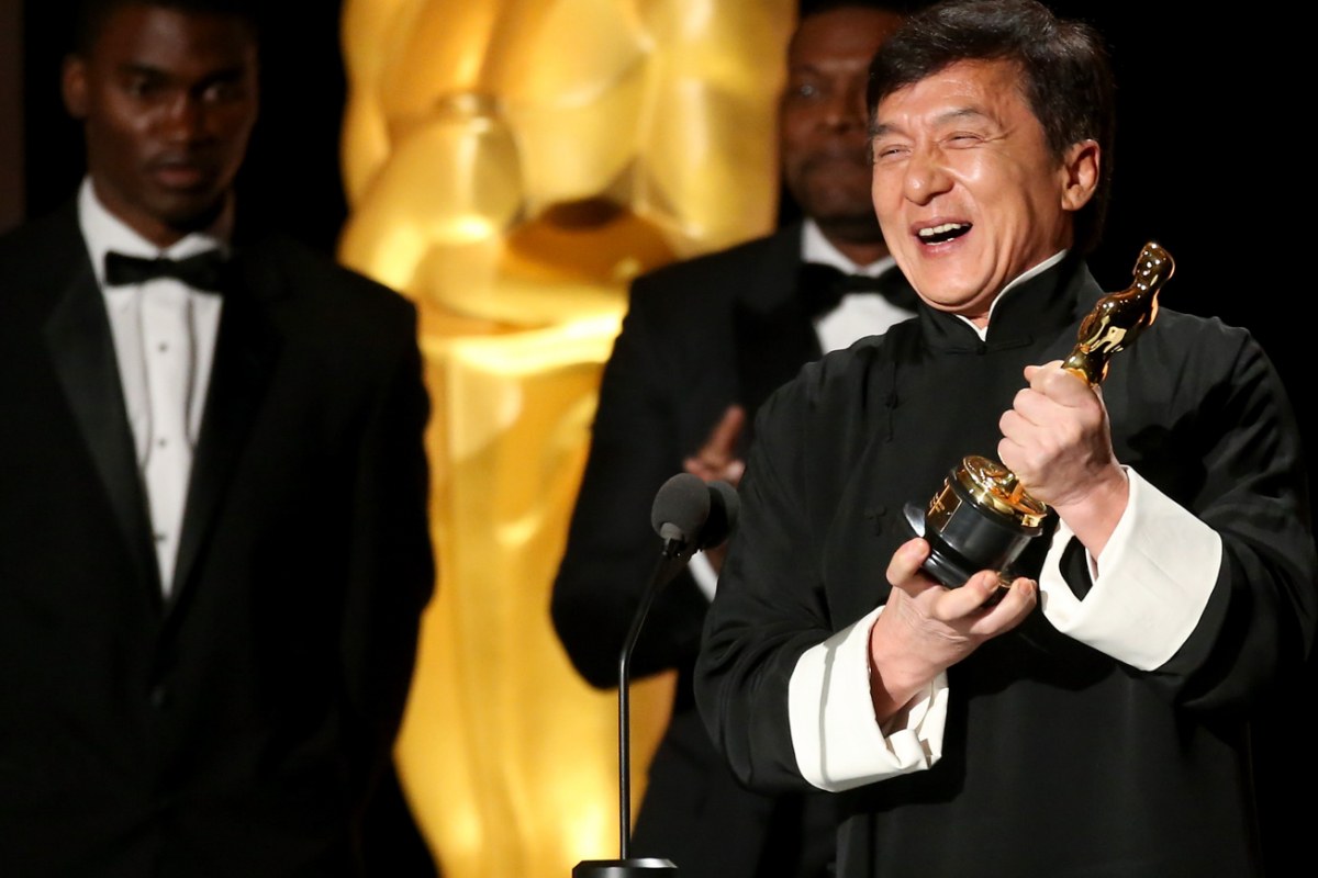 Akhirnya Jackie Chan Dapat Piala Oscar 