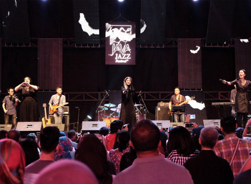 Hujan Penonton Menjadi Penutupan Java Jazz Festival Tahun Ini!