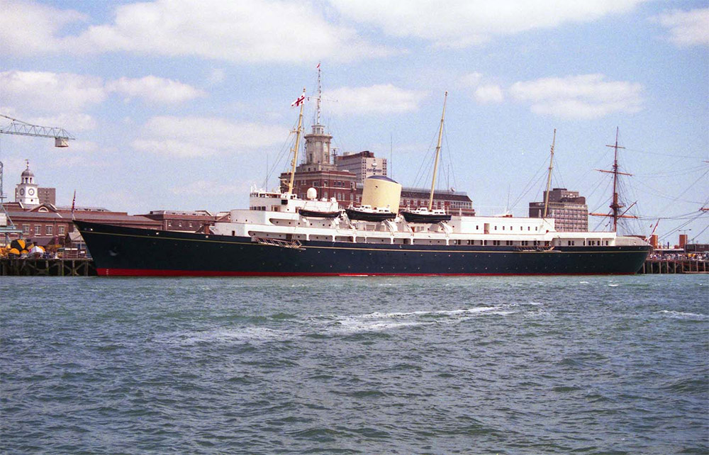 Lebih Dekat Dengan Kapal Pesiar Ratu Inggris