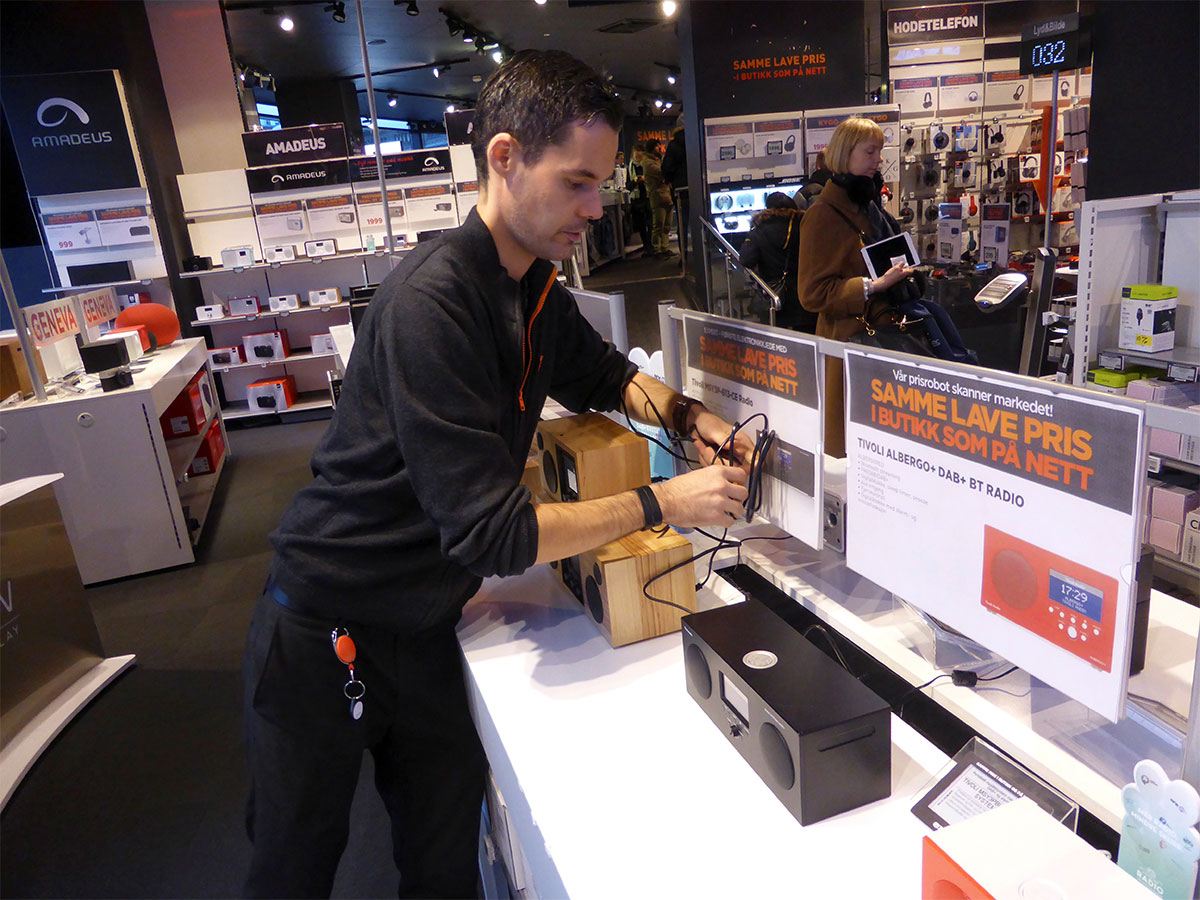 Norwegia Jadi Negara Pertama yang Hilangkan Radio FM