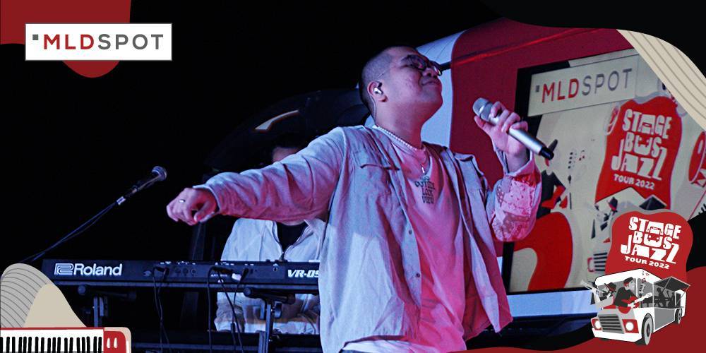 Penampilan Kaleb J dan Wake Up Iris! Bikin Hangat MLDSPOT Stage Bus Jazz Tour 2022 di Malang